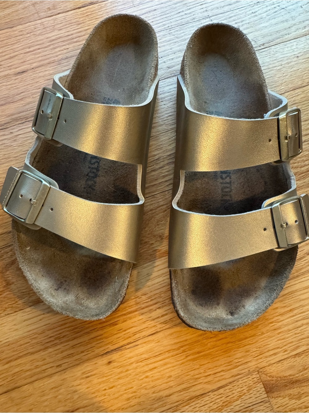 Birkenstock Arizona Sandal in Metallic Gold and Black Sole - Picture 3 of 15